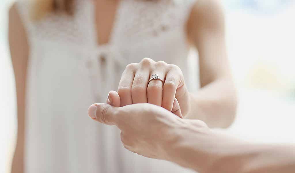 Engagement Rings and How to Wear One